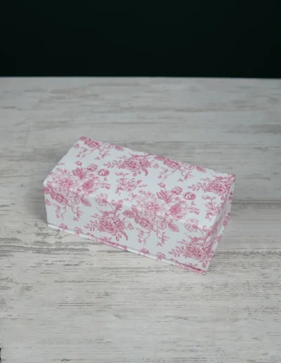 Datepop festival packaging with floral pattern in pink colour.